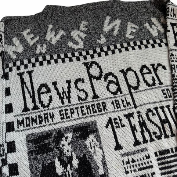 Vintage Adele Newspaper Print Sweater Medium Graphic Black White Retro Knit - Picture 5 of 13